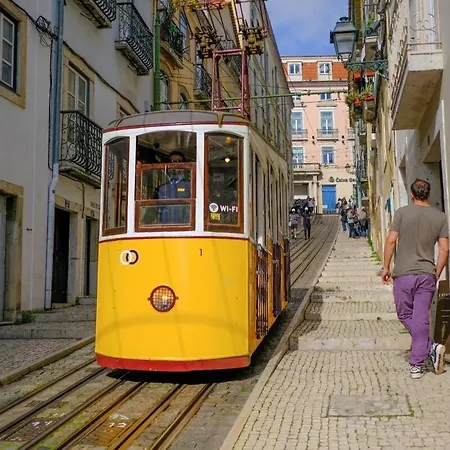 Bicaense Aparments - Blue * Lisbona